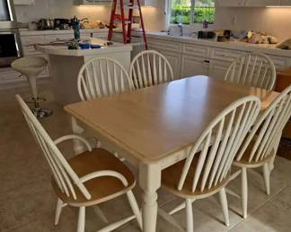 BE305Lightcolored farm House Style Wood Kitchen Table  6 Chairs