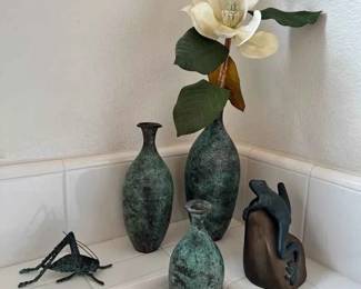 BE126Metal Art Sculpture And Cases