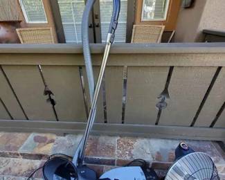 BE236Miele Turbo Plus Vacuum And Presto Heat Dish