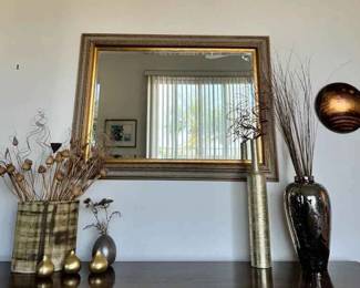 BE140Decorative Vases And Mirror