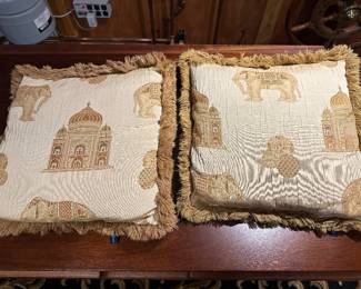 Pair of Tommy Bahama pillows $6 pr.