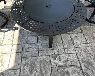 Fire pit with lid; $95