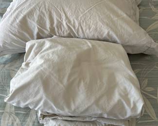 LL Bean Queen sheet set; $8 set