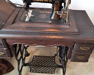 SEWING MACHINE