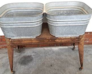 GALVANIZED BUCKET ON STAND 