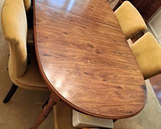 TABLE & CHAIRS