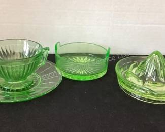 Green Depression Glass, Uranium glass, glows