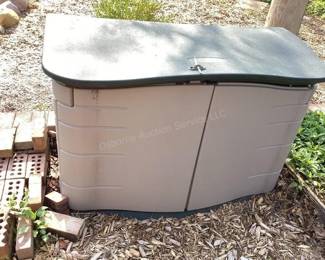 Deck box
