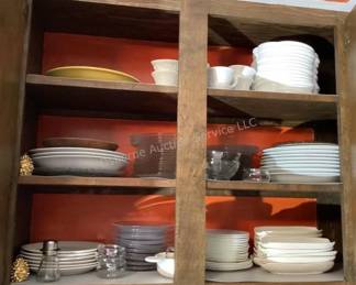 Kitchen dishes