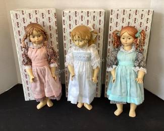 Wood Dolfi dolls