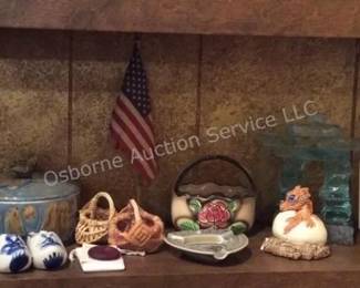 Collectible figures & decor