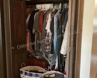 Closets & garment racks of clothees