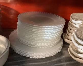 Opaque plates