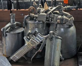 Paint Sprayer Gun and Canisters 
