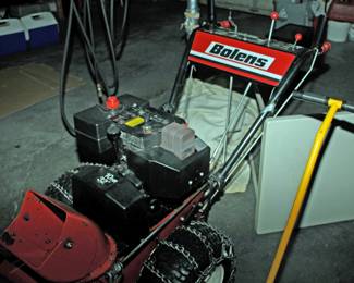 10HP 32" Bolens Snow Blower Like New with Chains