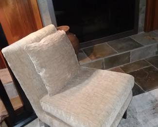 Side chair (2 of 2)