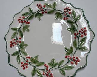 Pfaltzgraff Winterberry Scalloped Plate