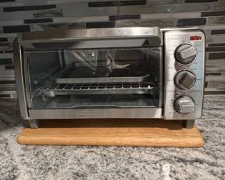 BLACK+DECKER 4-Slice Toaster Oven