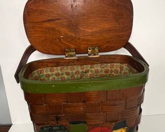 Vintage Caro-Nan Hand-Painted Woven Basket Purse with Lid
