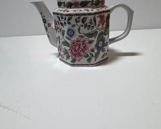 Vintage Sadler "Olde Chintz" Teapot