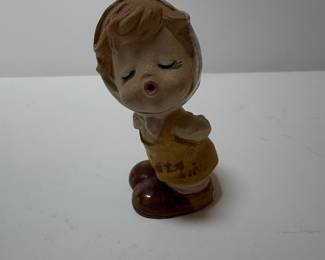 Vintage Ceramic Figurine of a Girl with a Bonnet - Moody Cutie Style