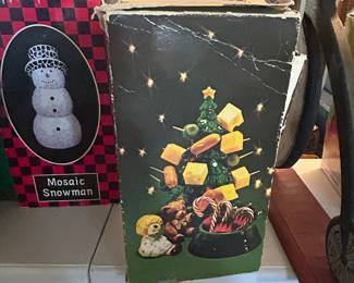 Vintage Avon Hor’dourve Christmas tree