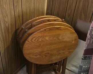 Nice set of wood TV trays/holder