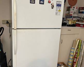 Nice garage fridge 