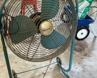 Vintage Emerson Seabreeze standing fan