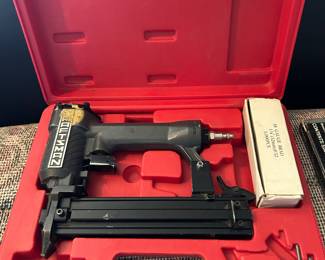 Brad nailer