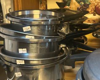 Nice set of waterless cookware 