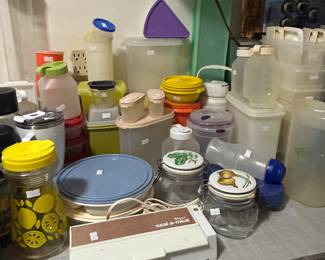 Tupperware 