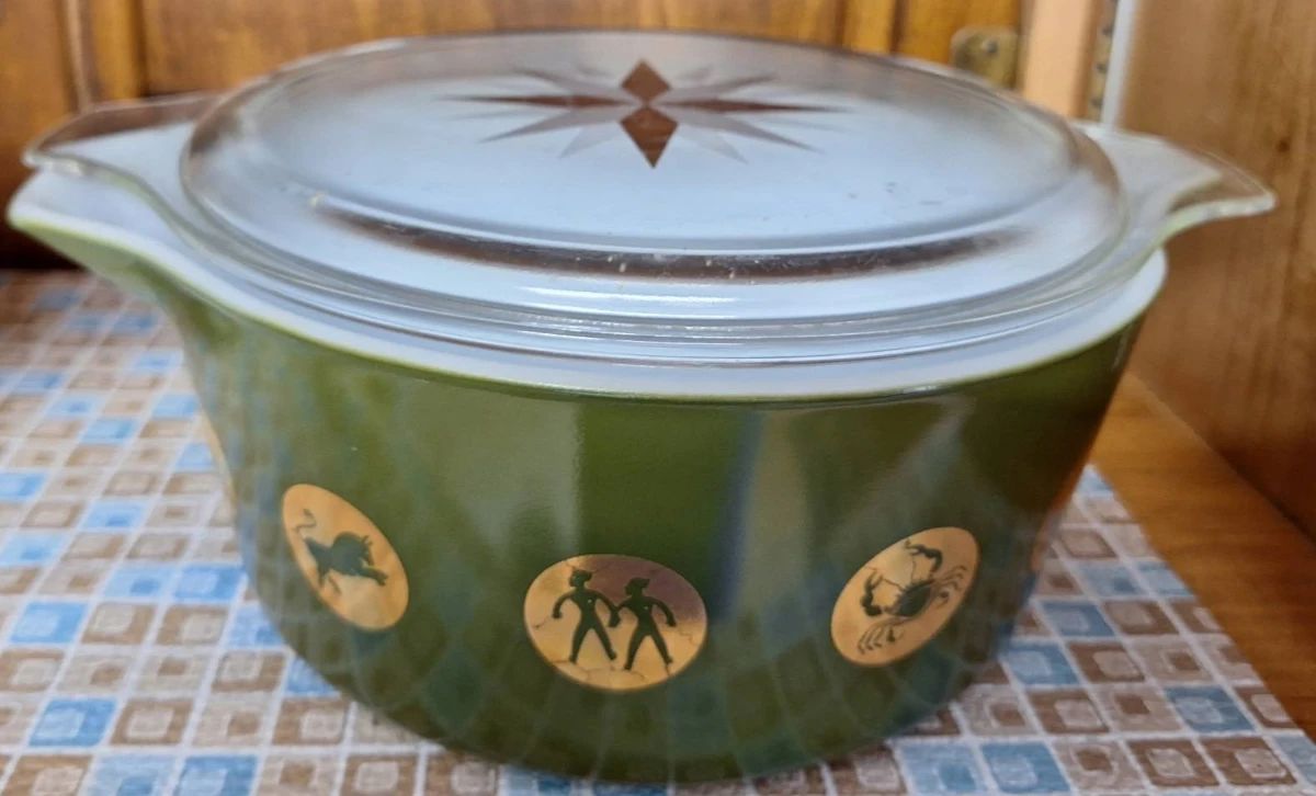 Vintage Pyrex casserole dish with lid