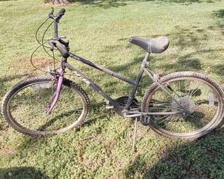 Huffy 18 speed Stone Mountain bicycle