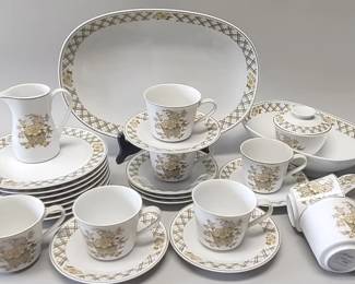 Set of Noritake Cook'n Serve china