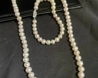 Cultured White Pearl Set