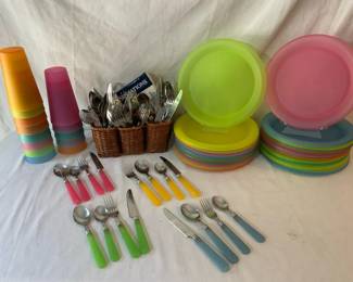 Backyard Cookout Plastic Dish Set