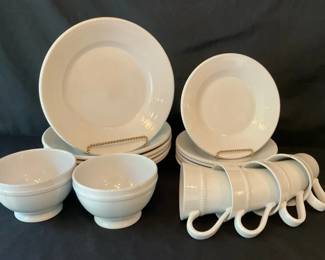 White Pottery Barn Dish Set