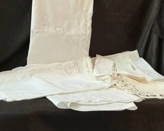 Springs White Table Embroidery