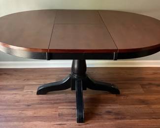 Kuolin Dining Table