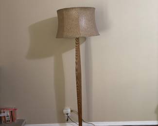 FLOOR LAMP