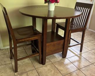 HIGH TOP DINETTE TABLE WITH BARSTOOLS