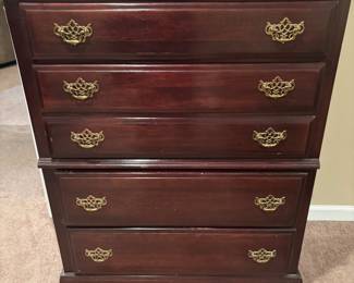 BACHELOR CHEST