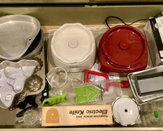 Miscellaneous kitchen/baking.