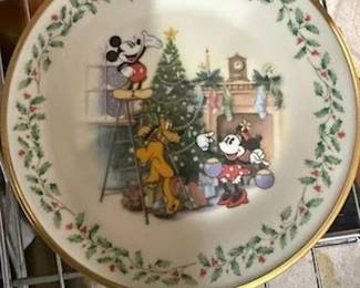 Lenox Holiday Plate: "Decorating the Tree" featuring Mickey and Co.