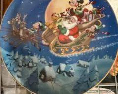 First Issue in Mickeys Holiday Magic Collection. "Santa's Favorite Helpers" Plate # 16017B