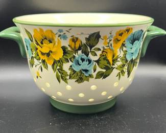 Pioneer Woman Rose Shadow Berry Colander