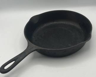Wagner Ware cast iron skillet