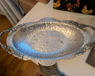 Aluminum servingware