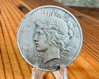 This lot features a 1922 Peace Dollar.